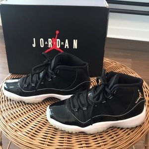 Air Jordan 11 Retro GS 5Y but fits woman size 6.5